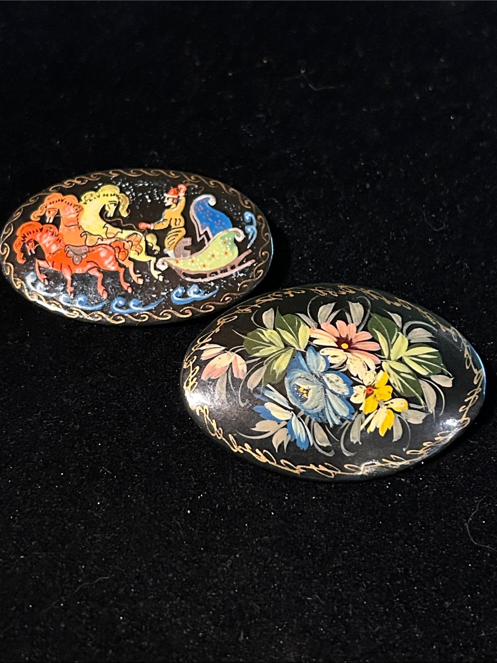 Vintage black lacquer hand painted signed Russian brooch pin pair troika flowers